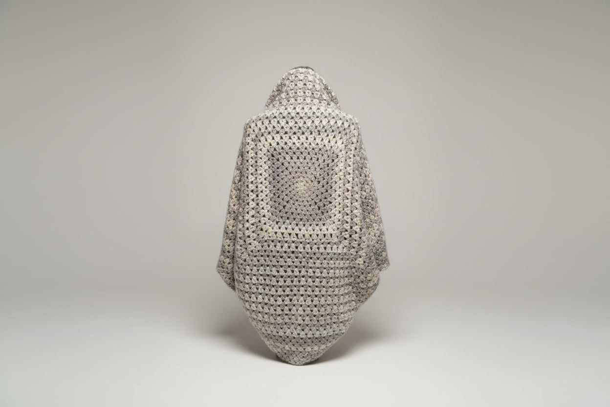 Blanket Cocoon Grey tones