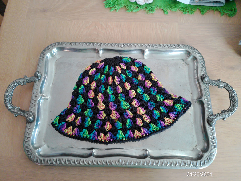 Bucket Hat Black/Rainbow