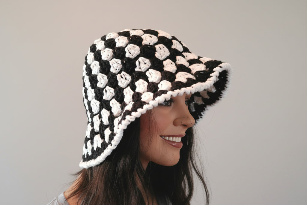 Bucket Hat White/Black